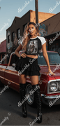Obsidian Queen - Cropped T-shirt White